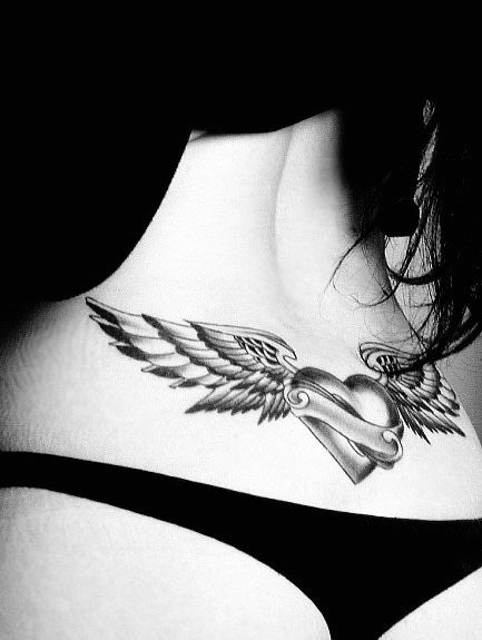 59 tattoo coração com asas no cóccix Pinterest