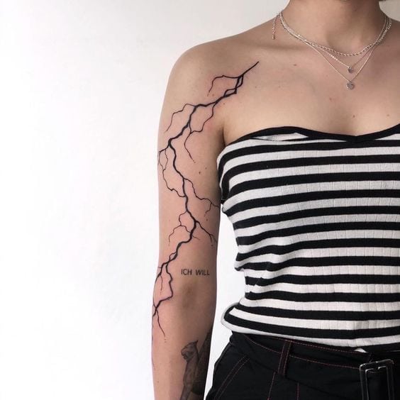 59 tattoo feminina de raio no braço Pinterest