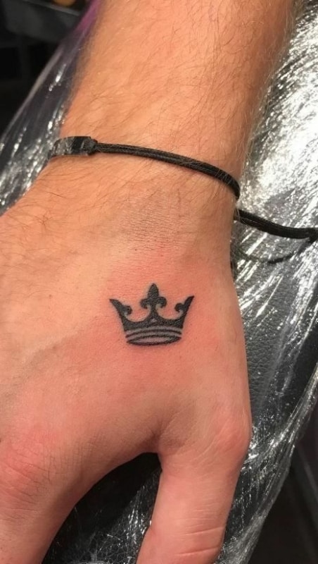 67 tatuagem masculina e pequena de coroa Pinterest