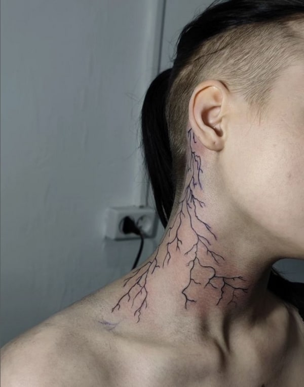 7 tattoo de raio no pescoço @cast1go tattoo