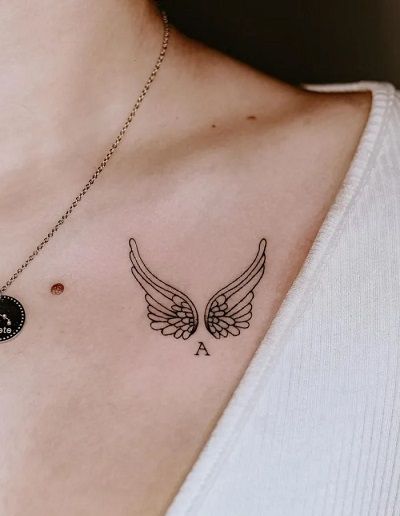 1 tatuagem asa de anjo com inicial Pinterest