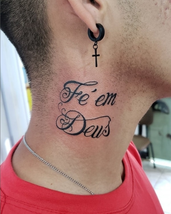 15 tattoo pescoço Fé em Deus @datchitattoo