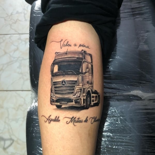15 tatuagem na perna caminhão @mauricio tattoo01