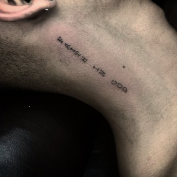 18 tatuagem em inglês Fé em Deus @maurotattooart