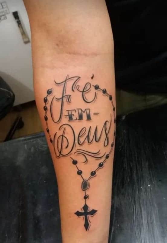 2 tattoo no braço fé em Deus Pinterest