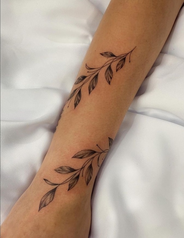 2 tatuagem delicada ramo @felp ink