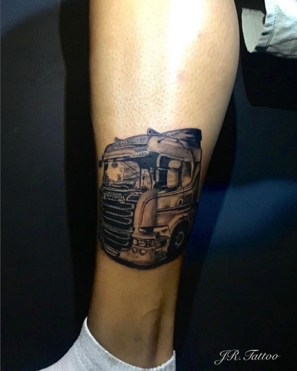 20 tattoo na perna de caminhão @juniorferreira tattoo