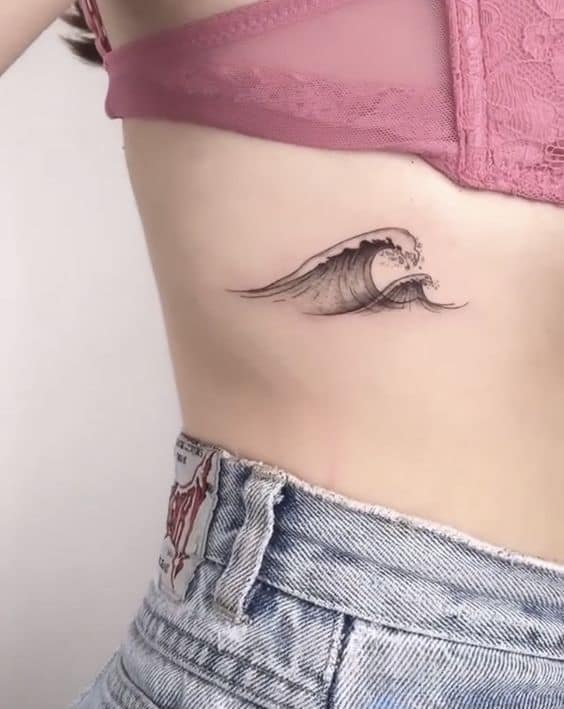 20 tatuagem feminina ondas do mar Pinterest