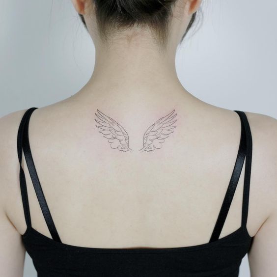 21 tatuagem delicada asa de anjo nas costas Pinterest