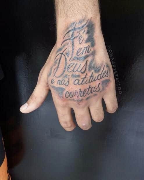 26 tatuagem mão fé em Deus nonaartetattoo