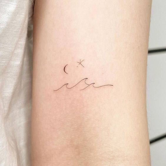 28 tatuagem minimalista do mar no braço Pinterest