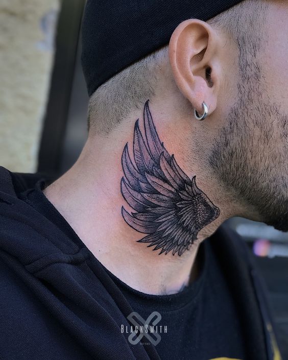 34 tatuagem no pescoço asa de anjo @blacksmith tattoo