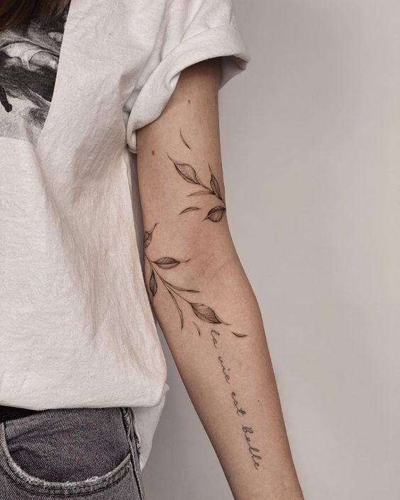 37 tatuagem feminina de ramos Pinterest