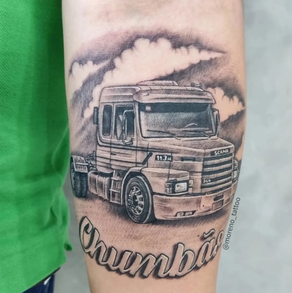 44 tattoo masculina caminhão @moreno tattoo