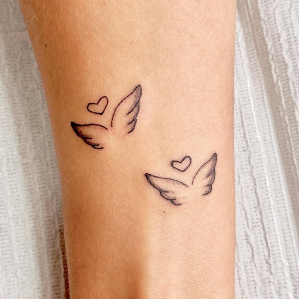 45 tattoos delicadas asas de anjo @kilviatattoo
