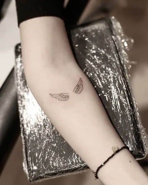 47 tattoo pequena e delicada asas de anjo Pinterest