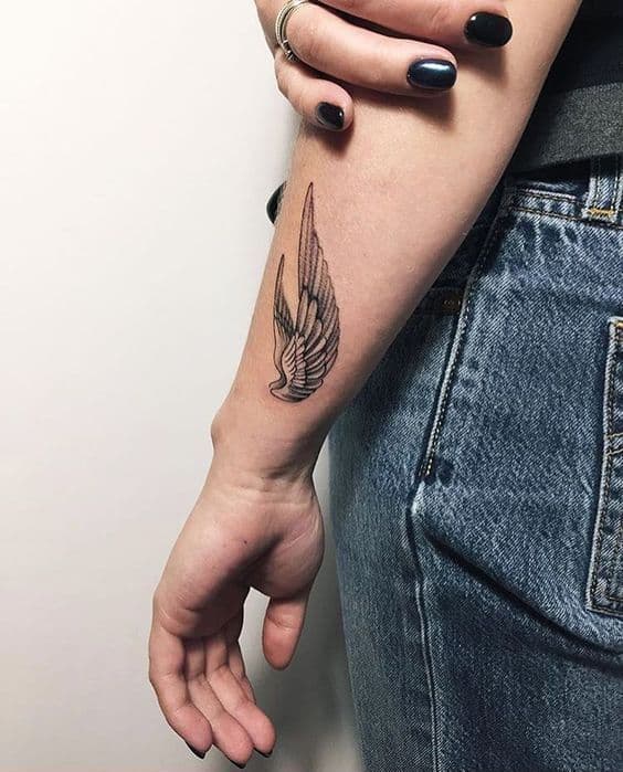 58 tatuagem feminina no braço asas de anjo Pinterest