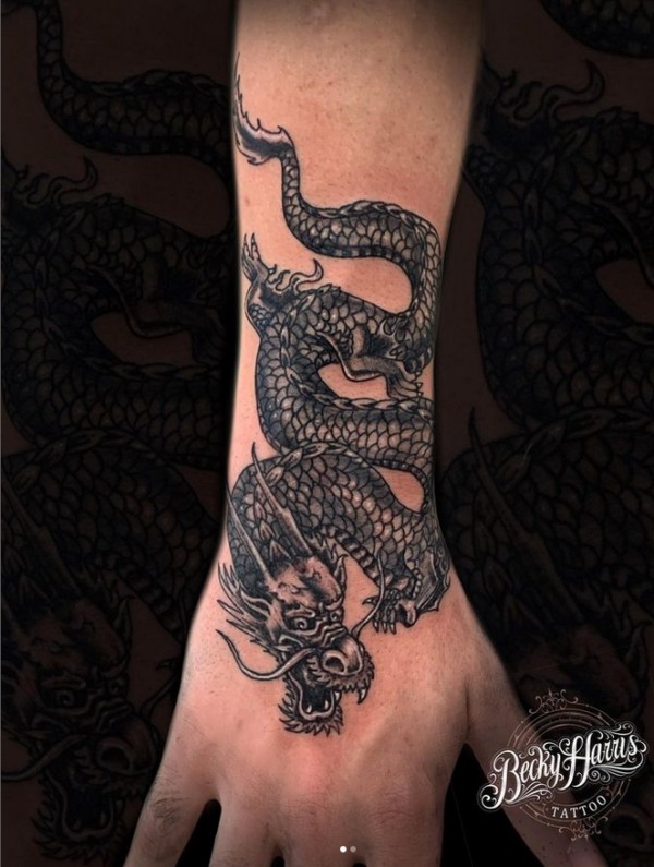 1 tatuagem dragão oriental @beckyharristattoo