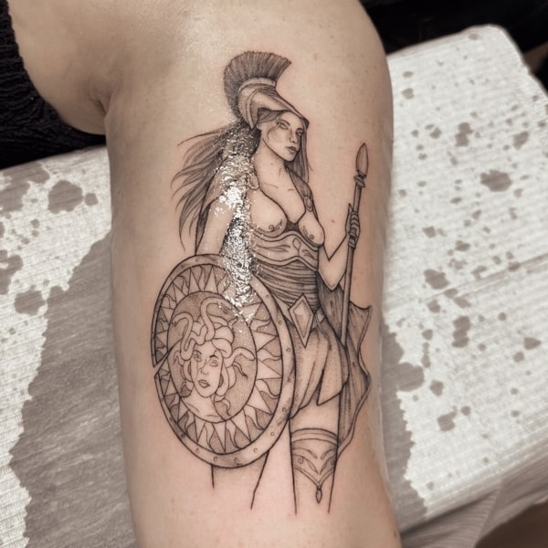 12 tatuagem deusa Atena @jezz tattoo