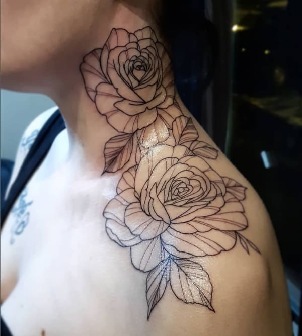 13 tatuagem grande de rosas @kallatattoo