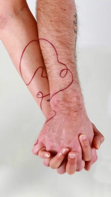 14 tattoo casal fio vermelho Pinterest