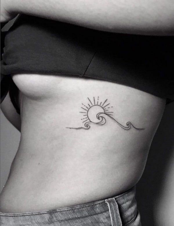 14 tattoo minimalista praia e sol @lovetattooec