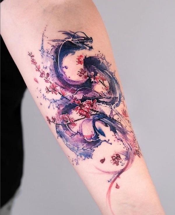 15 tatuagem feminina colorida dragão oriental @ati ful