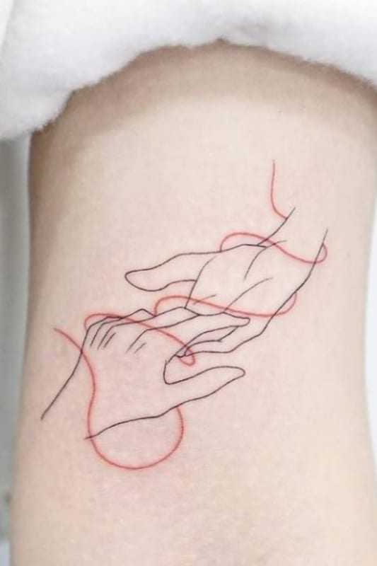 16 tattoo de linha vermelha Pinterest