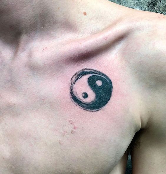 21 tattoo masculina yin yang Pinterest