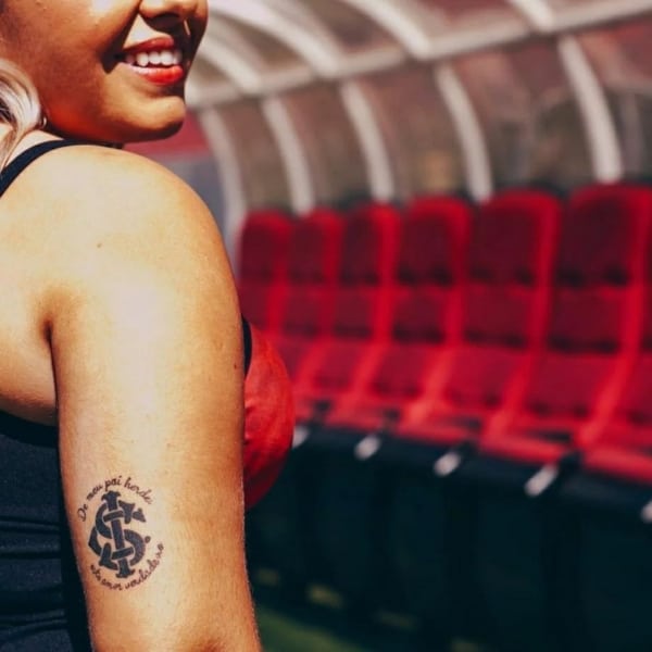 22 tatuagem feminina do Inter @brunafernandasci