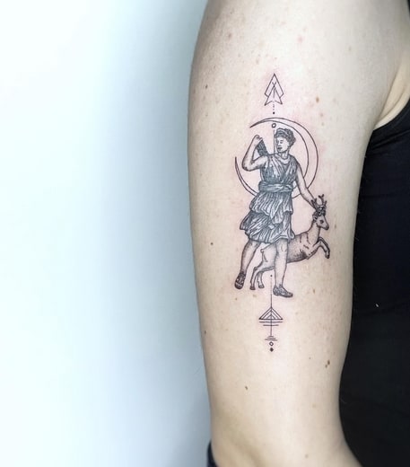 25 tatuagem deusa Artemis @raza tattoo
