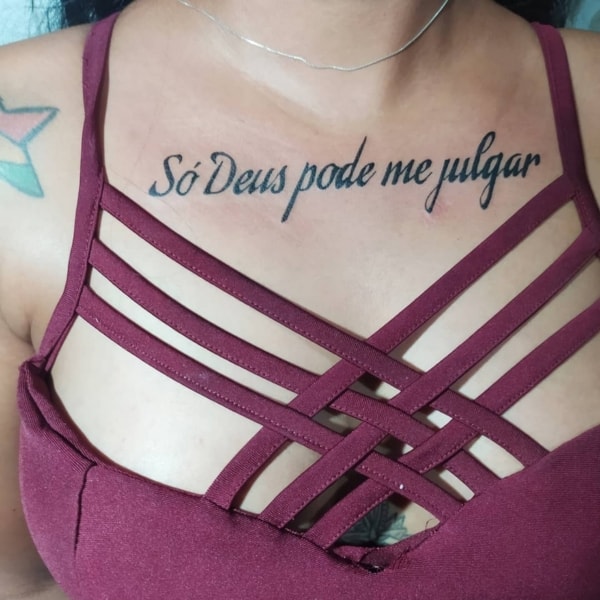 25 tatuagem feminina só Deus pode me julgar @tatuadorluizalvim