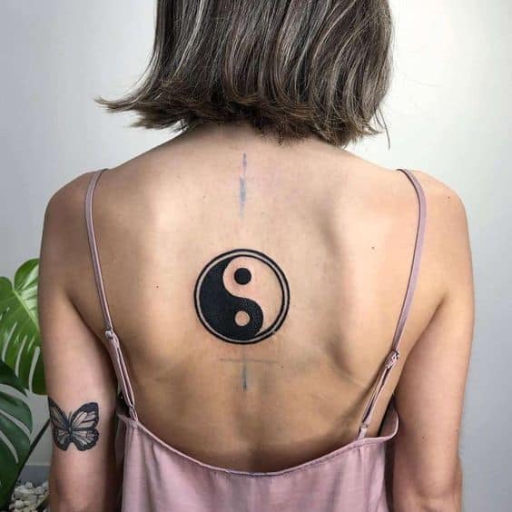 29 tattoo feminina nas costas yin yang Pinterest