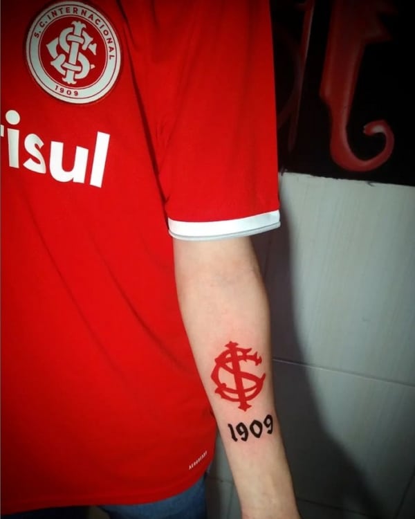 3 tattoo do Internacional no braço @sadoltattoo