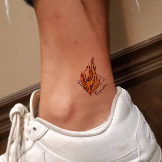 30 tattoo pequena de fogo na perna Pinterest