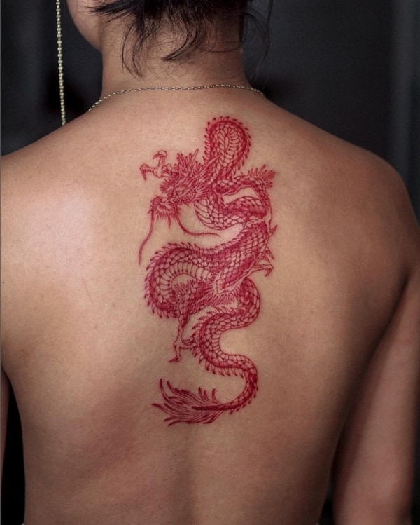 31 tatuagem dragão oriental vermelho nas costas @hanstattooer