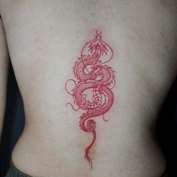 34 tattoo vermelha nas costas de dragão oriental @filipi tattoo