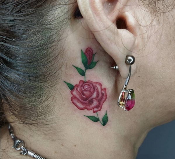 35 tatuagem colorida e pequena de rosa @ovitor ink