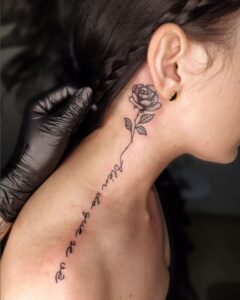 +60 tatuagens de rosa no pescoço LINDAS para fazer!