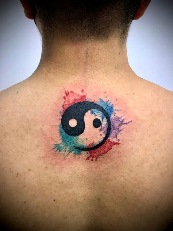 44 tattoo yin yang com detalhe aquarela Pinterest