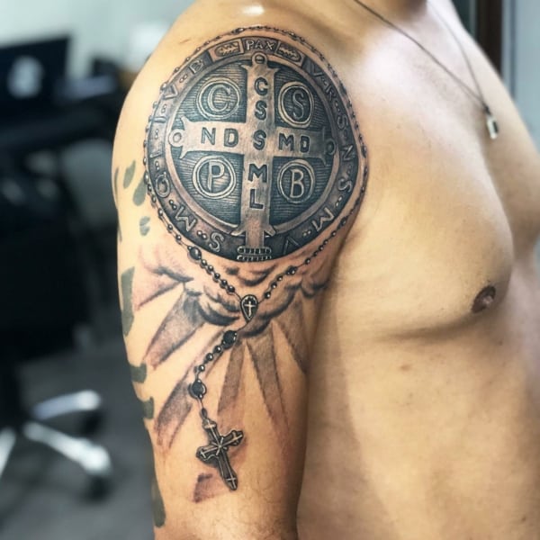 47 tattoo ombro São Bento Matsunaga INK