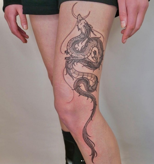 47 tatuagem na perna dragão oriental @nameless tattooist