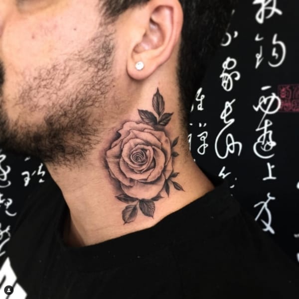 52 tatuagem de rosa no pescoço homem @tnt tattoosaveiro