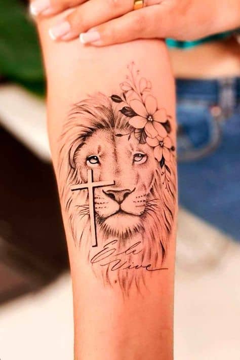 Tatuagem leão com cruz modelos