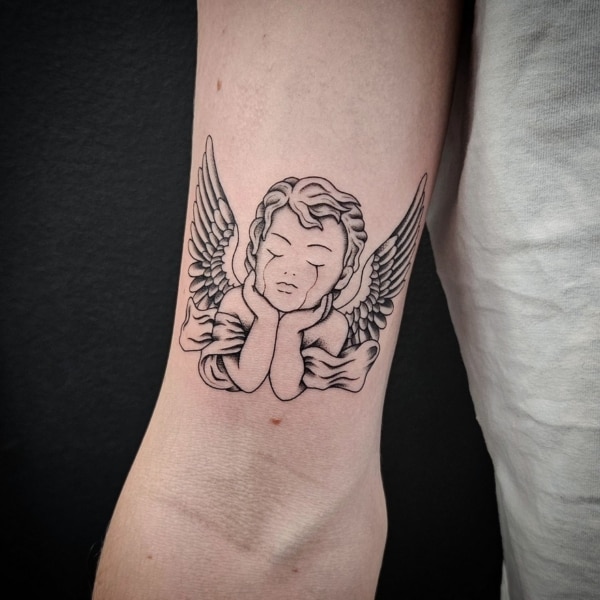 12 tattoo no braço anjinho bebê @arash tattooer