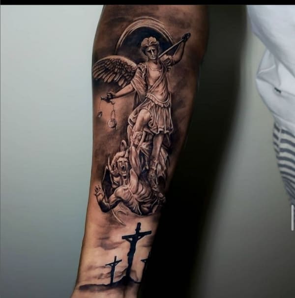 17 tattoo no braço Arcanjo Miguel @fabioferracintattoo