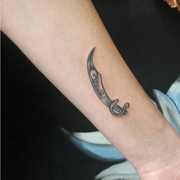 25 tattoo espada Ogum @allantatuador