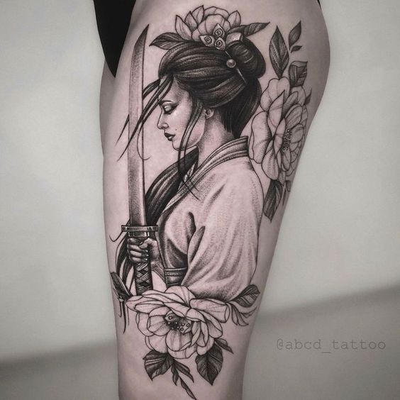 31 tattoo de guerreira samurai @abcd tattoo