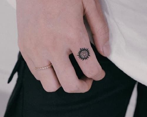 32 tatuagem delicada e pequena Supernatural Pinterest