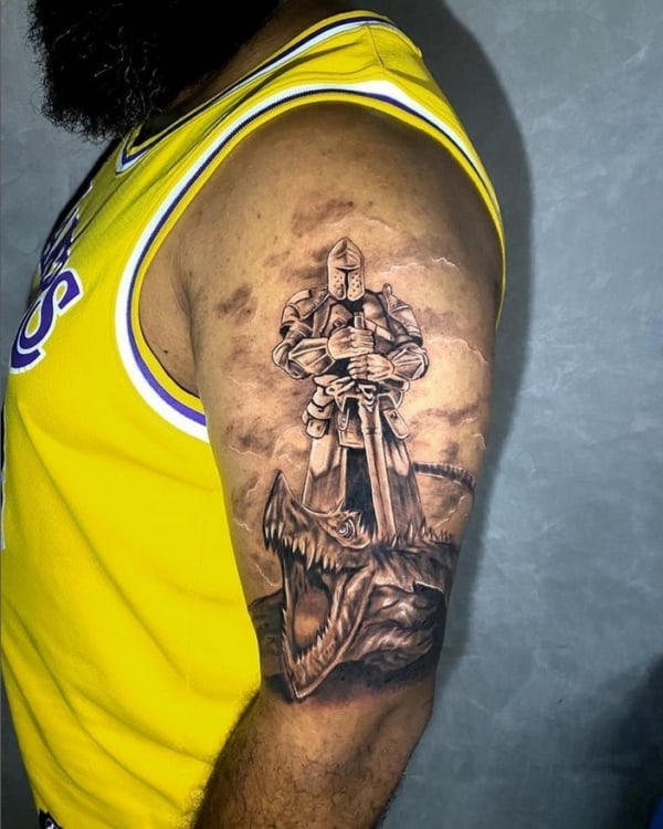 48 tattoo masculina Ogum no braço @edergaldinotattoo